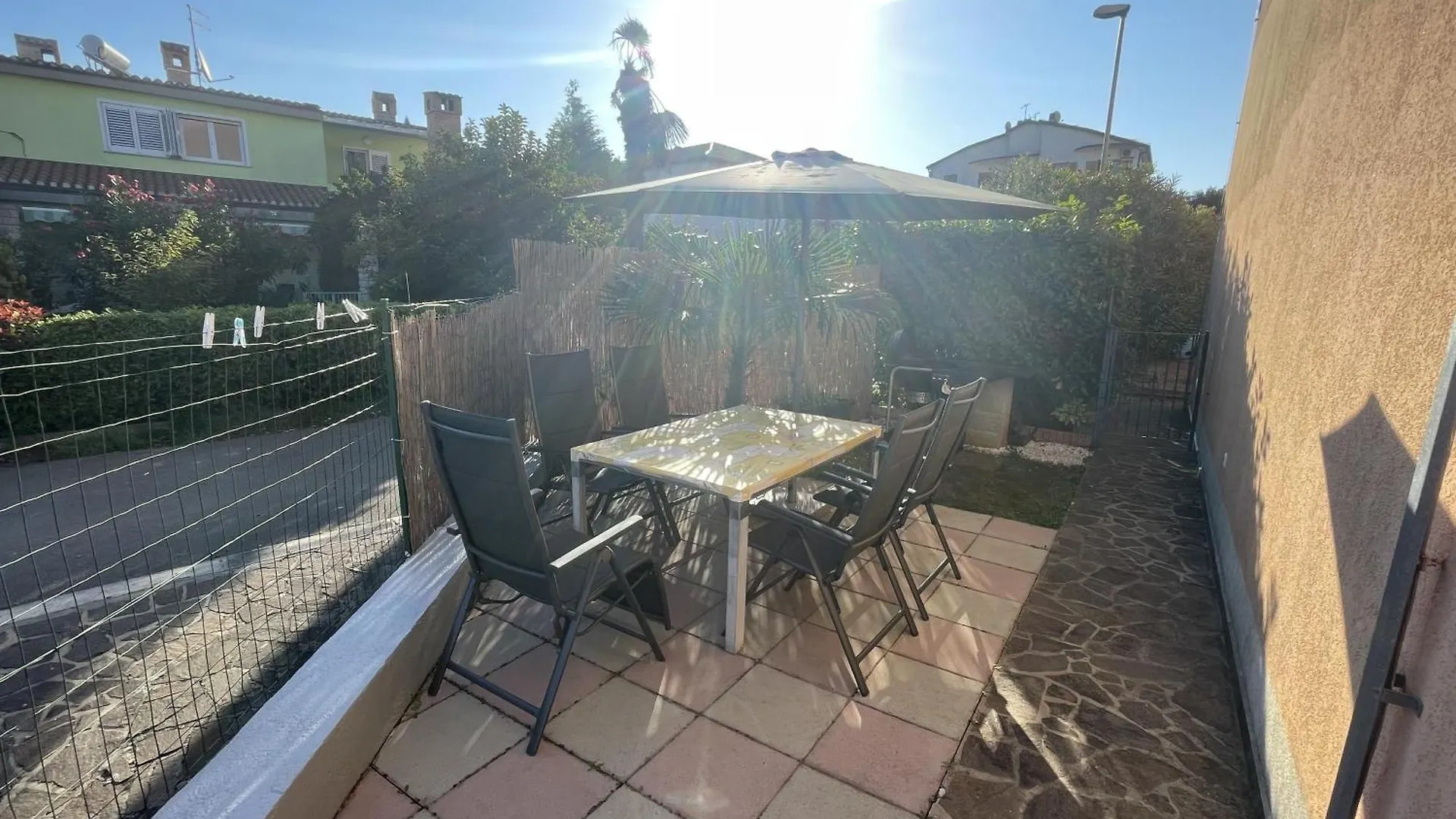 Apartment Petra With Balcony And Terrace Zambratija